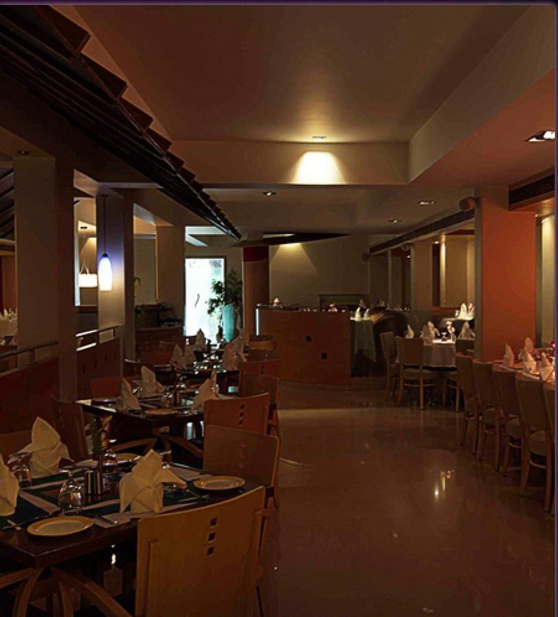 The Royal Orchid Hotel, Chembur مومباي المظهر الخارجي الصورة