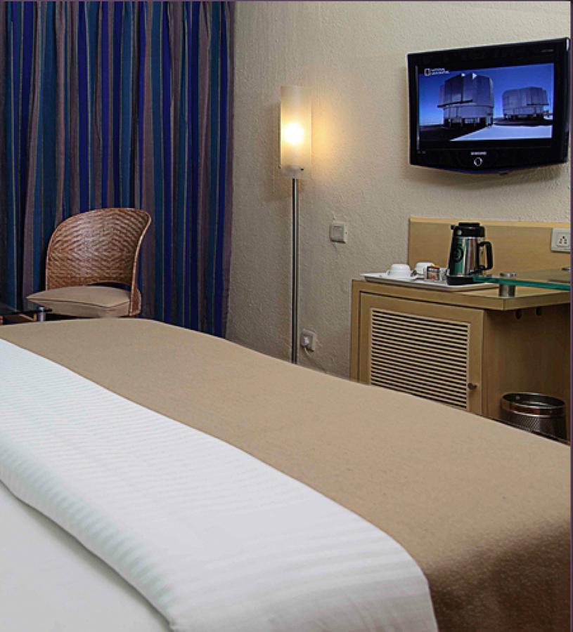 The Royal Orchid Hotel, Chembur مومباي المظهر الخارجي الصورة