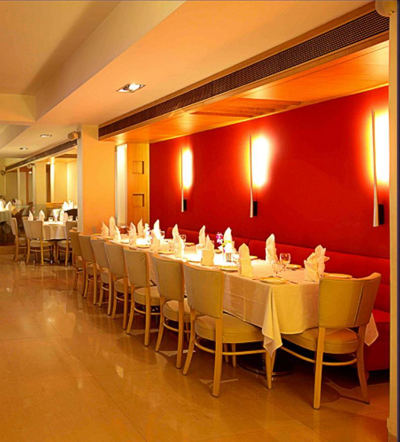 The Royal Orchid Hotel, Chembur مومباي المظهر الخارجي الصورة