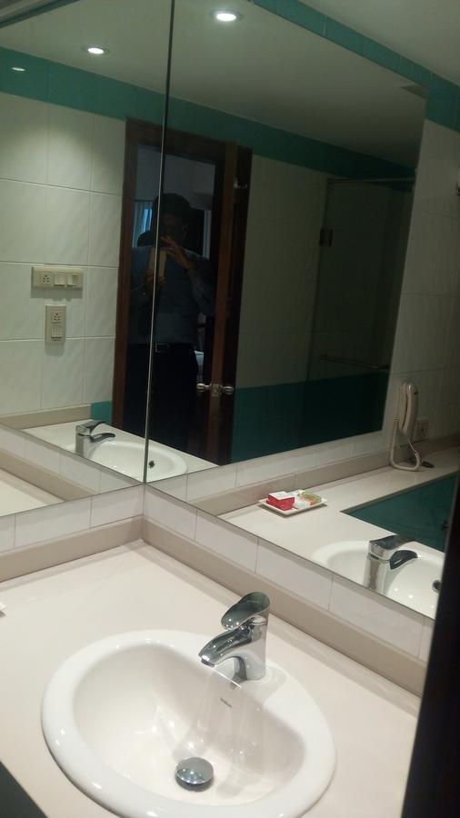 The Royal Orchid Hotel, Chembur مومباي المظهر الخارجي الصورة