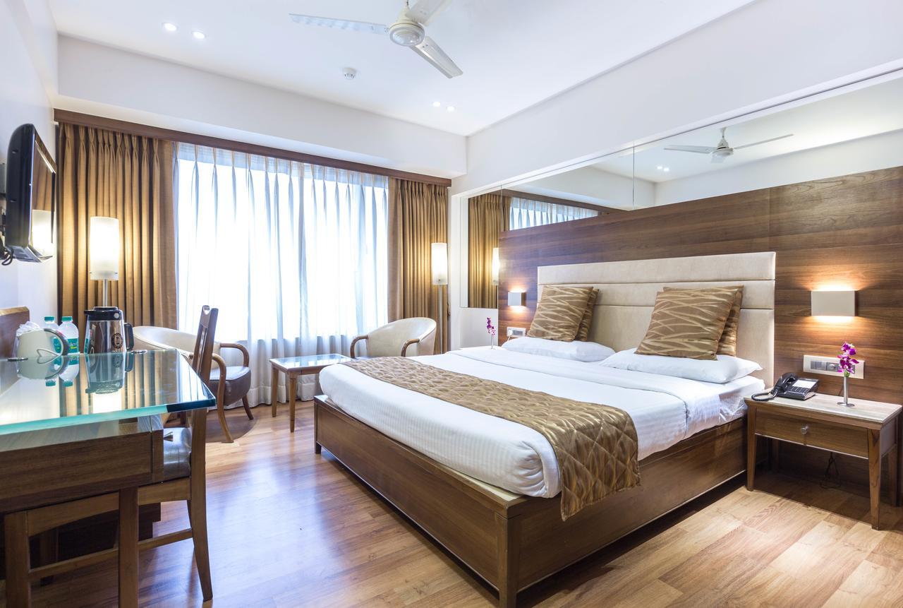 The Royal Orchid Hotel, Chembur مومباي المظهر الخارجي الصورة